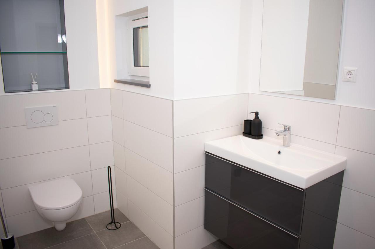 Luxury Cozy 2 Bdr Downtown Apt.5
